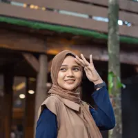 Ilustrasi perempuan sederhana dan cantik/copyright unsplash.com/Yusron El Jihan