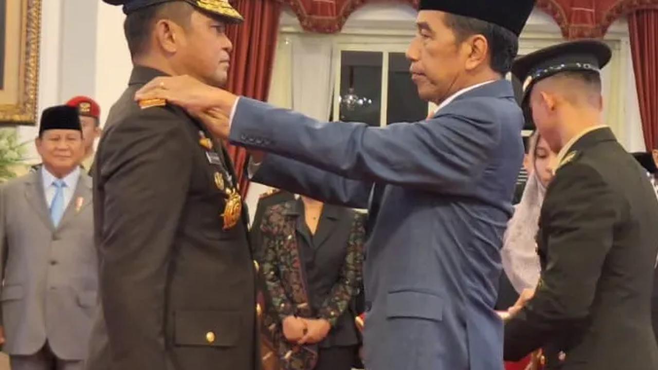 <b>Bintang Tiga Termuda</b>