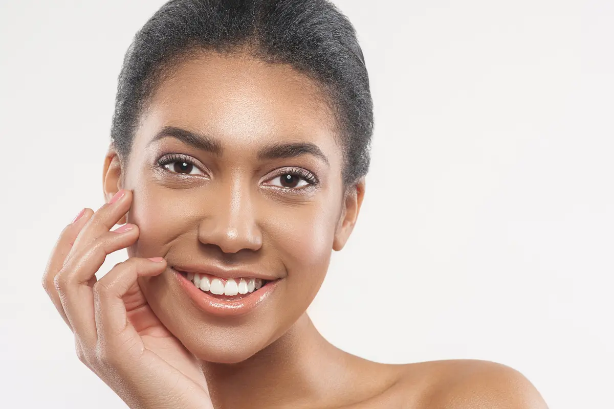 Kampanye #findyourlight Lancôme untuk kulit wajah berkilau perempuan Asia / Image: Shutterstock