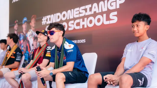 Sebelum Balapan MotoGP Indonesia 2025, Para Pembalap Kunjungi Sekolah-Sekolah di Lombok