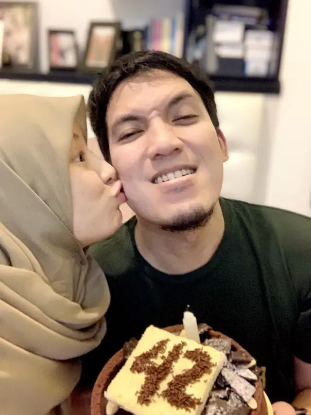 Unggah Video Nikahan 7 Tahun Lalu, Ini 6 Potret Mesra Desta dan Natasha Rizky