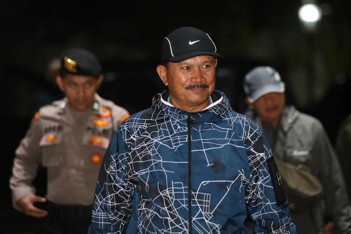 FOTO: Wali Kota Madiun Maidi Tiba di Gedung Merah Putih KPK Usai Terjaring OTT