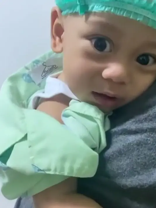 Lewat video terbaru yang diunggah Inul, Leslar terlihat sudah kembali ceria usai operasi.