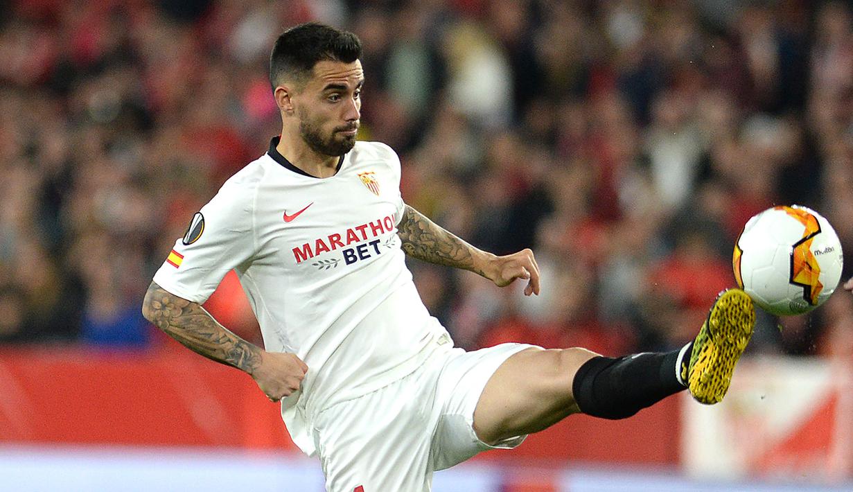 2. Suso - Pemain berusia 26 tahun ini sangat piawai dalam memberi umpan terobosan, umpan lambung, dan penyelesaian akhir. Suso turut menyumbangkan satu gol ketika Sevilla membungkam Manchester United pada laga semifinal Liga Europa. (AFP/Cristina Quicler)