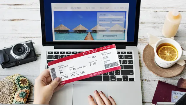Ilustrasi tiket, liburan