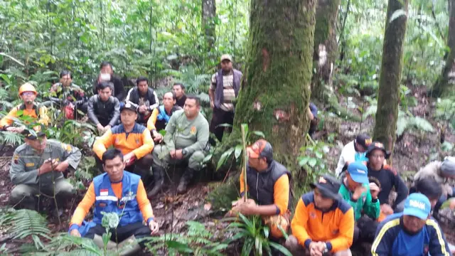 Tim SAR gabungan mencari orang hilang atas nama Eko Sumitro, warga Kotayasa, Sumbang, Banyumas. (Foto: Liputan6.com/TRC BPBD BMS/Muhamad Ridlo)