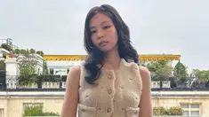 Jennie Blackpink di Paris Fashion Week 2023. (Foto: Instagram/ jennierubyjane)