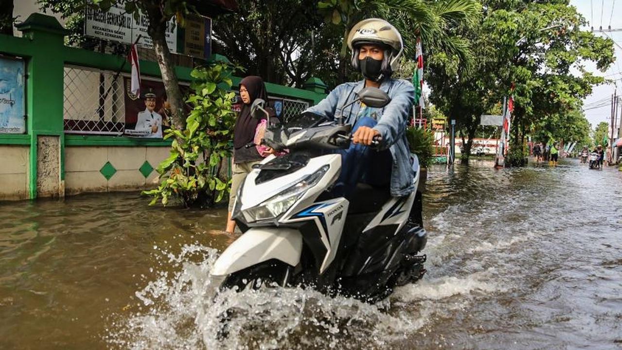 Pakar ITB Bagikan Tips Aman Berkendara Banjir bagi Pengendara Motor, Hindari Kerusakan Fatal!