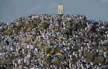 FOTO: Penampakan Jutaan Jemaah Haji Mulai Padati Jabal Ramah Jelang Wukuf di Padang Arafah