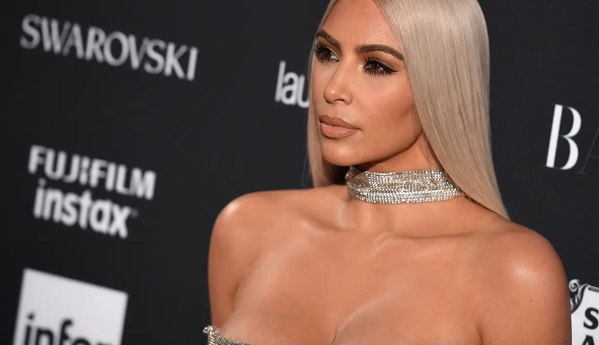 Travis Scott dikabaran tak memberikan dukungan untuk Kylie Jenner di masa-masa kehamilannya. Hal tersebut membuat Kim Kardashian marah. (ANGELA WEISS / AFP)