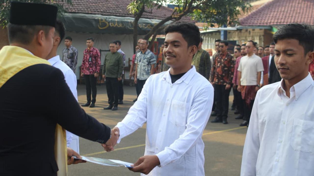 Peringati HUT RI ke-80, Lapas Pemuda Tangerang Berikan Remisi 2025, 53 Narapidana Langsung Bebas