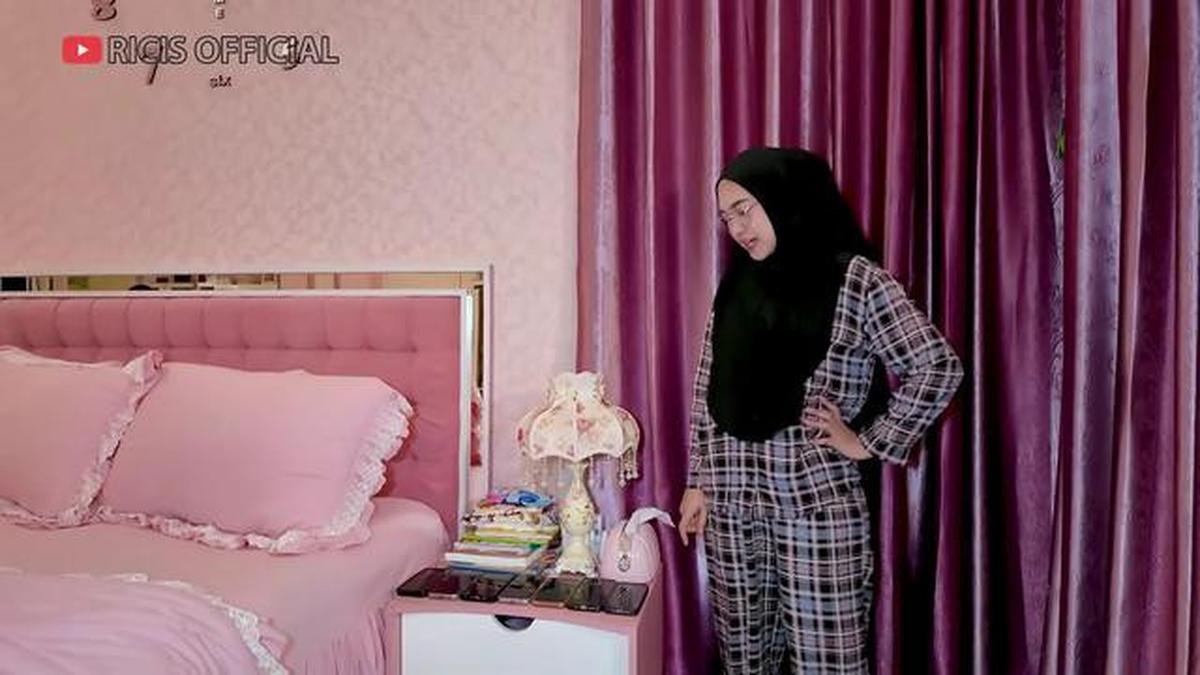 11 Potret Kamar Pink Ria Ricis di Rumah Lama, Room Tour Terakhir Sebelum Pindahan