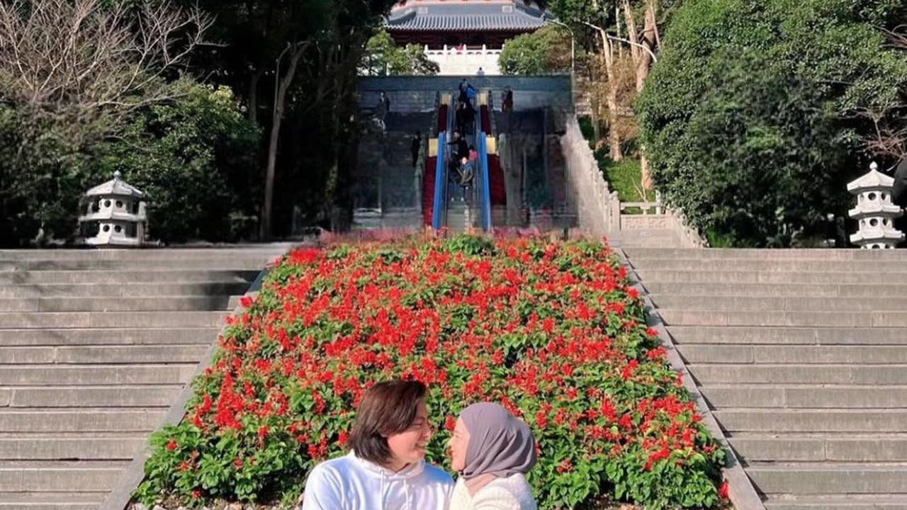 Cut Meyriska dan Roger Danuarta Berencana Tambah Anak, Ini Alasan Mereka Ingin Bayi Perempuan