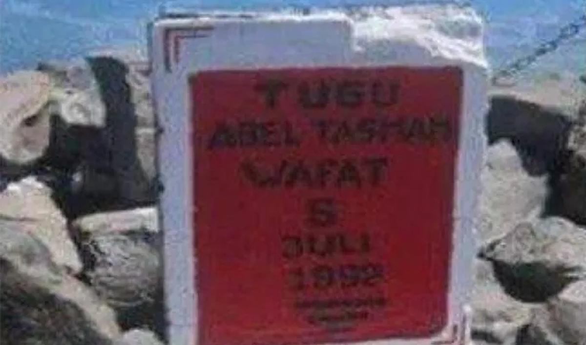 <b>Tiba-Tiba Erupsi</b>