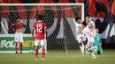 Para pemain Timnas Myanmar U-16 merayakan gol ke gawang Indonesia U-16 yang dicetak oleh Nay Min Htet (kanan) dalam laga semifinal Piala AFF U-16 2022 antara Indonesia U-16 melawan Myanmar U-16 di Stadion Maguwoharjo, Sleman, Rabu (10/8/2022) malam WIB. (Bola.com/Bagaskara Lazuardi)