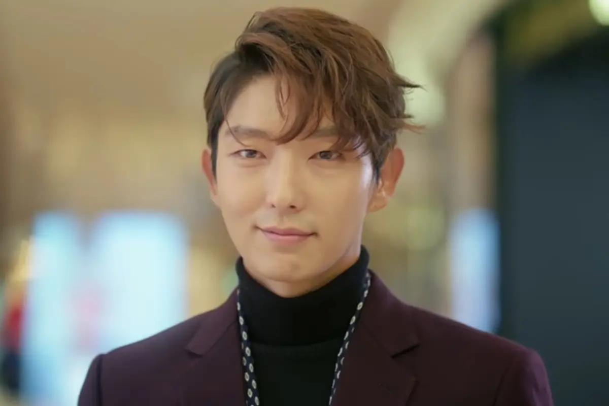 [Bintang] Goda Lee Cho Hee, Lee Joon Gi Tebar Senyum di Seven First Kisses