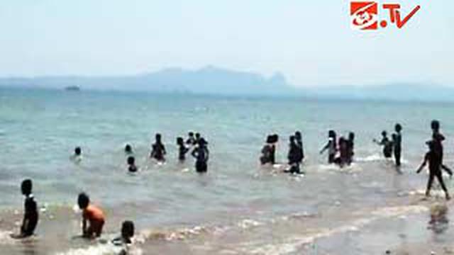 Pantai Anyer Dan Salira Dipadati Pengunjung News Liputan6com