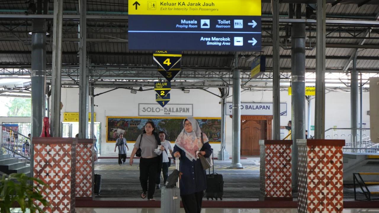 Puncak Arus Nataru Diprediksi Hari Ini, KAI Imbau Penumpang Datang Lebih Awal