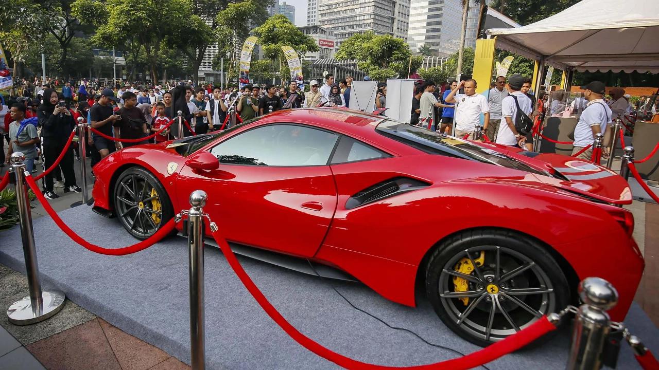 FOTO: Dari Ferrari Ducati Hingga Tas Mewah Dipamerkan untuk Dilelang di CFD Sudirman
