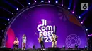 Penampilan Music Comedy (Davi Sumbing feat Berlliana Lovell) di acara Jakarta International Comedy Festival 2023 (JiComFest23) di Tennis Indoor Gelora Bung Karno, Jakarta, Jumat (15/12/2023). (Liputan6.com/Herman Zakharia)
