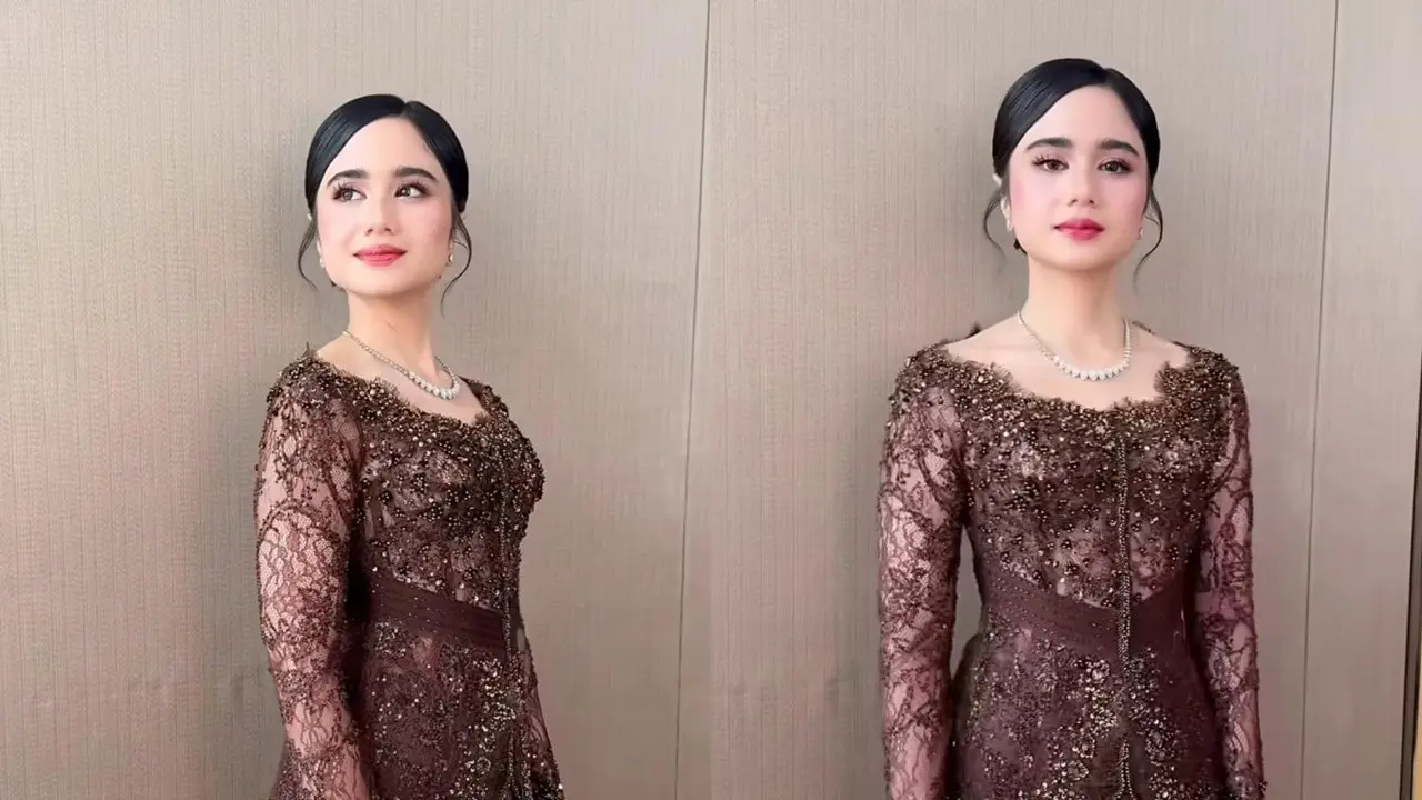 Inspirasi Kebaya ala Tissa Biani di Acara Pernikahan El Rumi dan Syifa Hadju