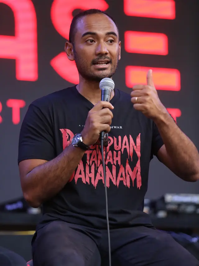 [Fimela] Ario Bayu di ON OFF Festival 2019 Day 1