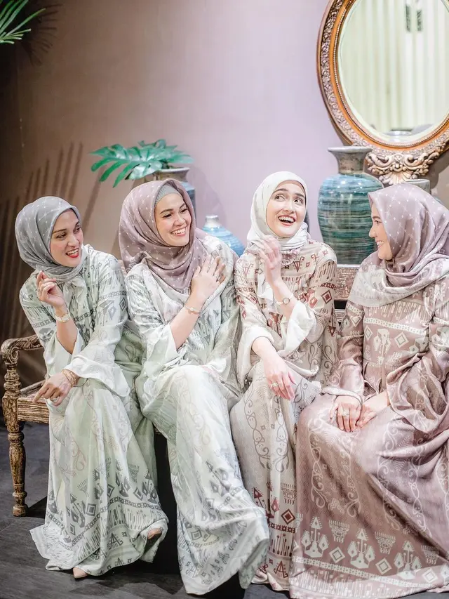 10 Potret Shandy Aulia dengan Keluarga, Tetap Kompak Meski Beda Agama