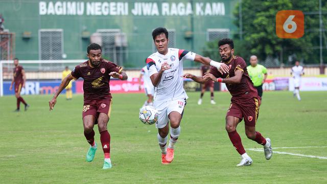 Foto: Takluk dari PSM Makassar, Arema Telan Kekalahan Kelima Beruntun di BRI Liga 1 2022 / 2023