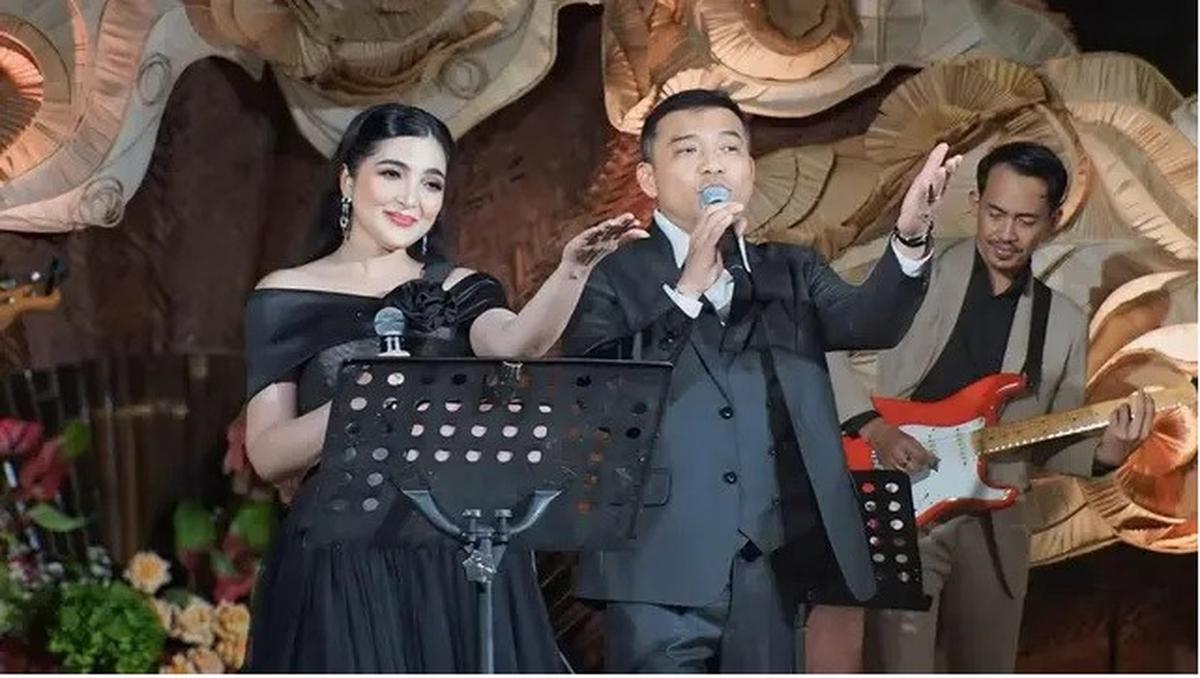 Anang dan Ashanty Menyanyi di Pernikahan Luna Maxime