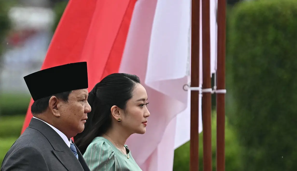 Dalam agendanya, Presiden Prabowo Subianto dijadwalkan akan melakukan audiensi resmi dengan Raja Thailand, Yang Mulia Maha Vajiralongkorn, di Amphorn Royal Palace, Bangkok. (Lillian SUWANRUMPHA/AFP)