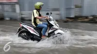 Kelurahan Pejaten Timur Siagakan Perahu dan Posko Pengungsi Banjir