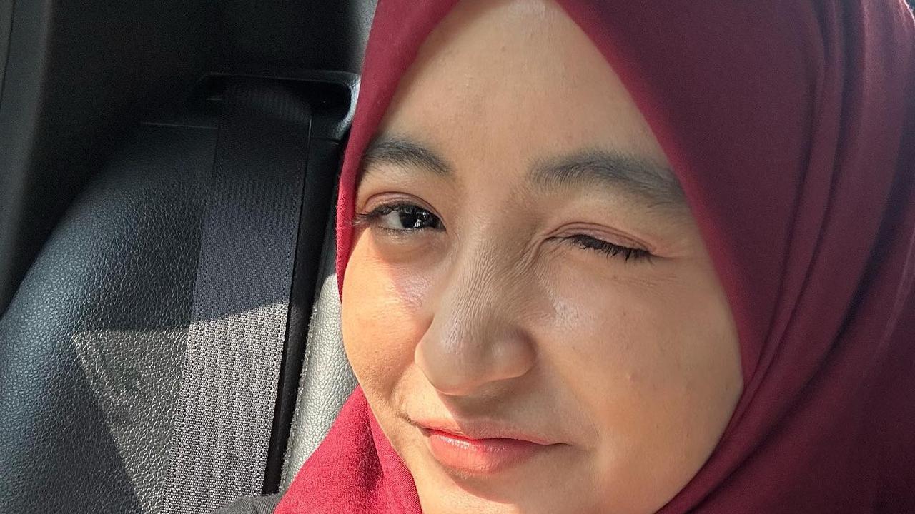 Ngefans, Cerita Arafah Rianti Beli Foto Derby Romero di Abang-Abang Mainan Depan Sekolah - Harganya 5 Ribu