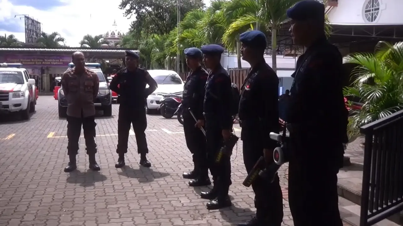 Tim Jihandak Polda DIY di Gereja Gunungkidul