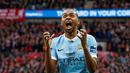 Ekspresi pemain Manchester City, Fernandinho, setelah gagal mencetak gol ke gawang Liverpool di final Piala Liga Inggris di Stadion Wembley, London, Senin (29/2/2016) dini hari WIB. (Action Images via Reuters/Carl Recine)