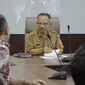 Dirjen Bina Pemdes Kemendagri Eko Prasetyanto Purnomo Putro saat menerima audiensi Direktur Direktorat Kelembagaan Universitas Brawijaya Sujarwo. (Istimewa)