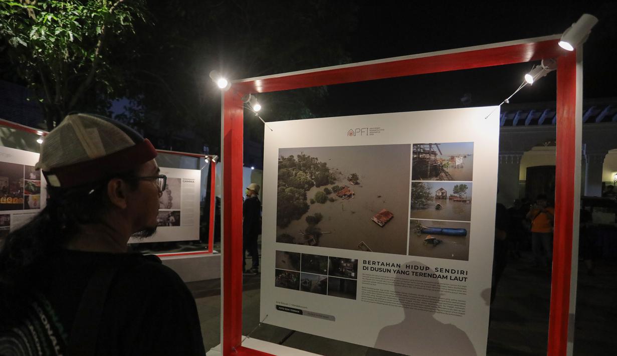 Untuk diketahui, Anugerah Pewarta Foto Indonesia (APFI) merupakan ajang penghargaan tertinggi untuk insan wartawan foto di Indonesia. (merdeka.com/Arie Basuki)
