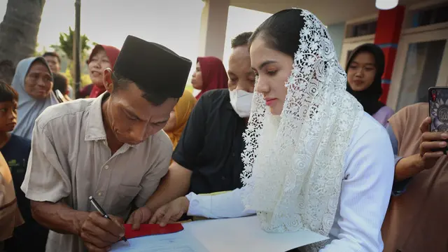 Baby Niken atau Desy Nike Ria maju menjadi caleg DPRD Banten dari Partai Perindo.
