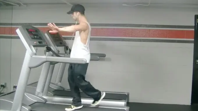 Menari di Atas Treadmill, Bisa Jadi Solusi Kurus di 2016!