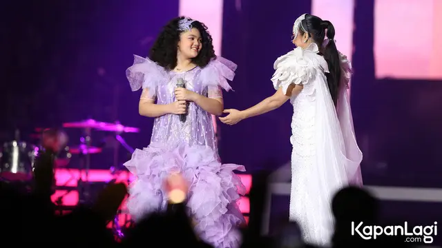 [Fimela] Krisdayanti dan Amora Lemos
