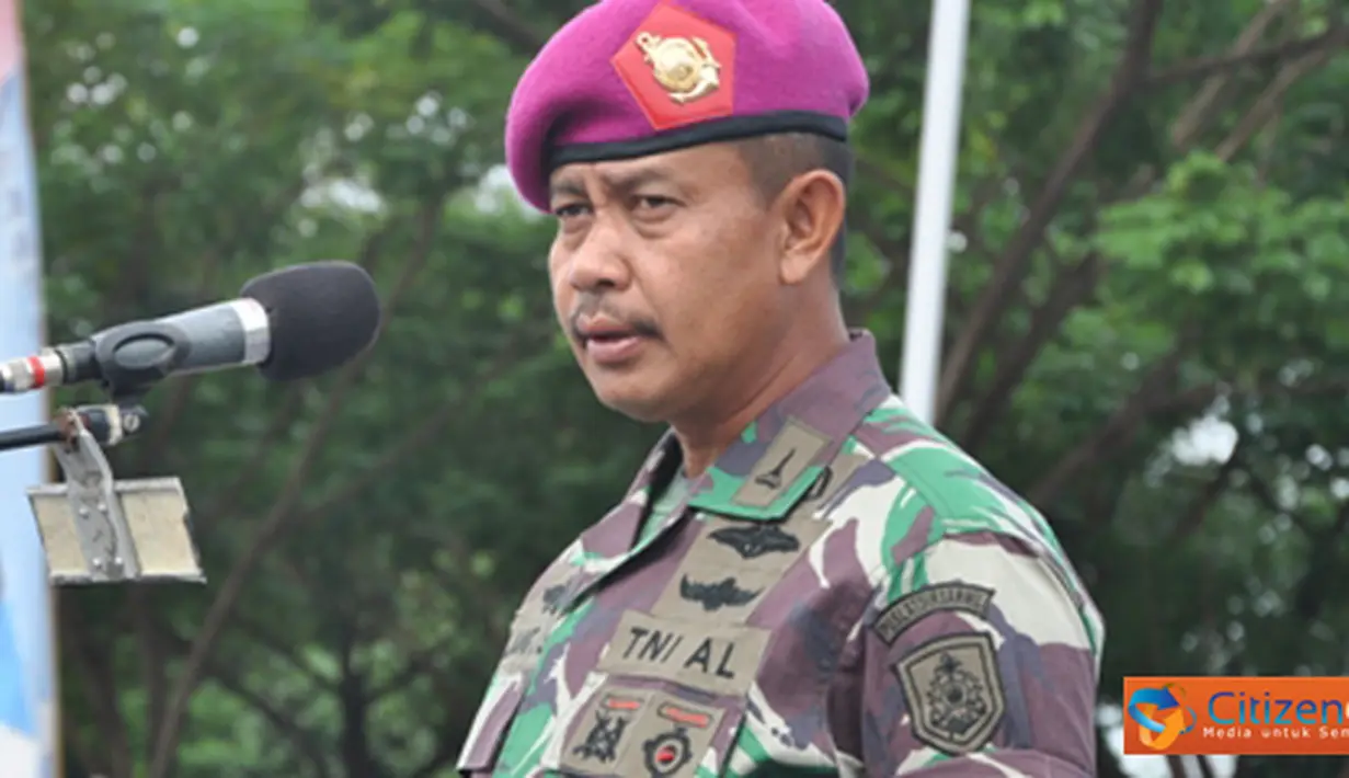 Citizen6, Sidoarjo: Berakhirnya Diksarit tersebut ditandai dengan upacara penutupan oleh Komandan Puslatdiksarmil Kolonel Marinir Enjang Suryana digelar di lapangan Candradimuka Puslatdiksarmil, Juanda, Sidoarjo, Senin,(13/2). (Pengirim: Penkobangdik)