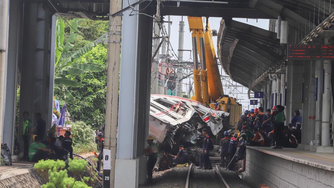 KNKT Mulai Investigasi Tabrakan Kereta di Bekasi Timur