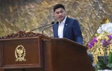 Potret Tampan dan Berkarismanya Rizki Natakusumah, Suami Beby Tsabina Saat Bekerja di DPR