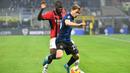 Pada menit ke-26 Inter kembali memperoleh peluang. Kali ini giliran Nicolo Barella yang sepakannya usai menerima umpan Lautaro Martinez masih melebar. (AFP/Isabella Bonotto)