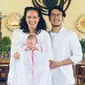 Pembaptisan anak Nadine Chandrawinata dan Dimas Anggara (Sumber: Instagram/nadinelist)