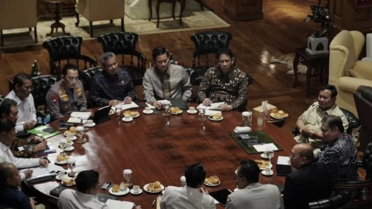 Fakta Unik: Prabowo Pimpin Ratas di Hambalang, Bahas Ubi Kayu hingga Proyek Giant Sea Wall