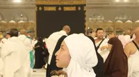 Doa Jennifer Coppen Saat Pamit dari Tanah Suci, Titip Salam Kangen untuk Mendiang Dali Wassink dan Ibunda