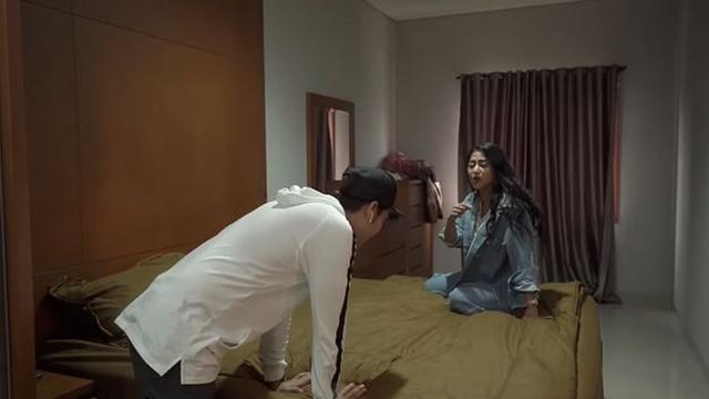 Rumah Kriss Hatta Dikunjungi Dewi Perssik