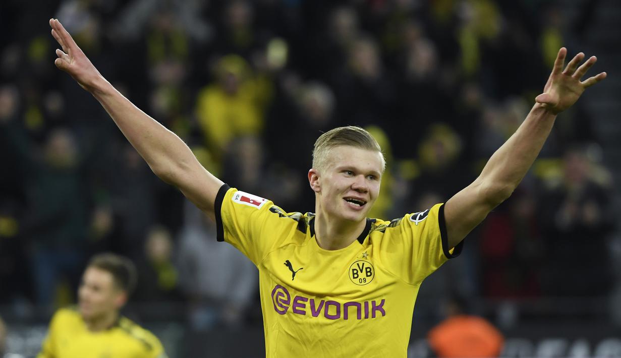 5. Erling Braut Haaland (Dortmund) - Penyerang berusia 19 tahun ini tampil tajam bersama Dortmund. Sejauh ini, Haaland telah membukukan 9 gol di kompetisi Bundesliga. Legenda Manchester United mengatakan bahwa Haaland punya kualitas untuk menjadi penerus Cristiano Ronaldo. (AFP/Ina Fassbender)