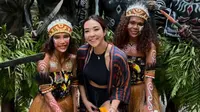 7 Potret Gisel Nikmati Pesona Indah Kali Biru Papua, Semringah Dapat Kejutan Tak Terduga