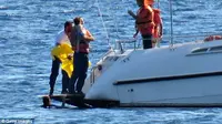 Orangtua Asyik Berjemur, Bayi Terapung ke Tengah Laut
